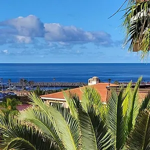 apartamento-amarilla-with-pool-view.in-canary-islands.com/